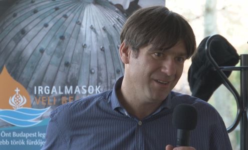 Veli bej kávéházi esték – Szürkeháj és más mesék